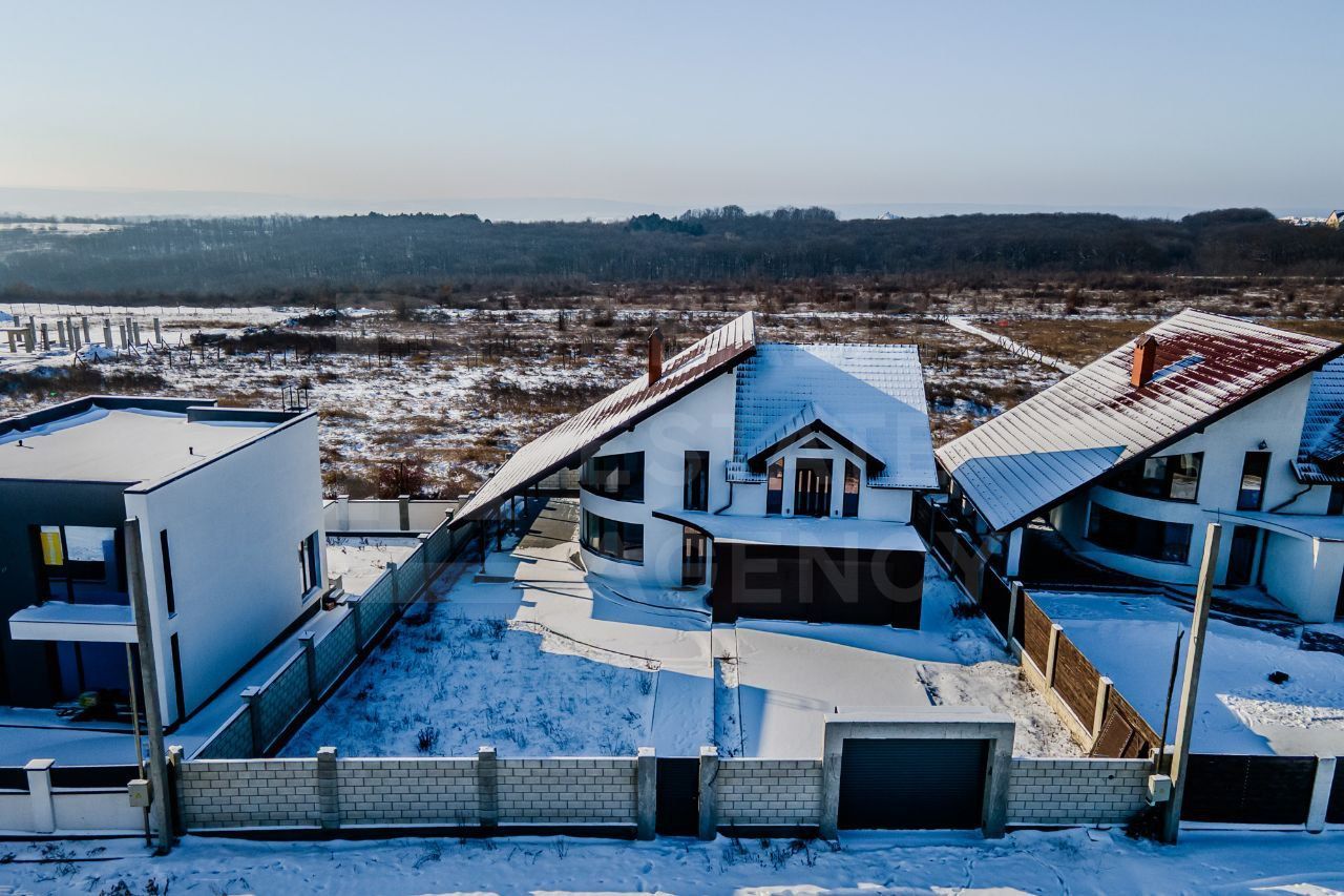 Vânzare, casă,  in 2 nivele, Poiana Domneasca. - Poză 1