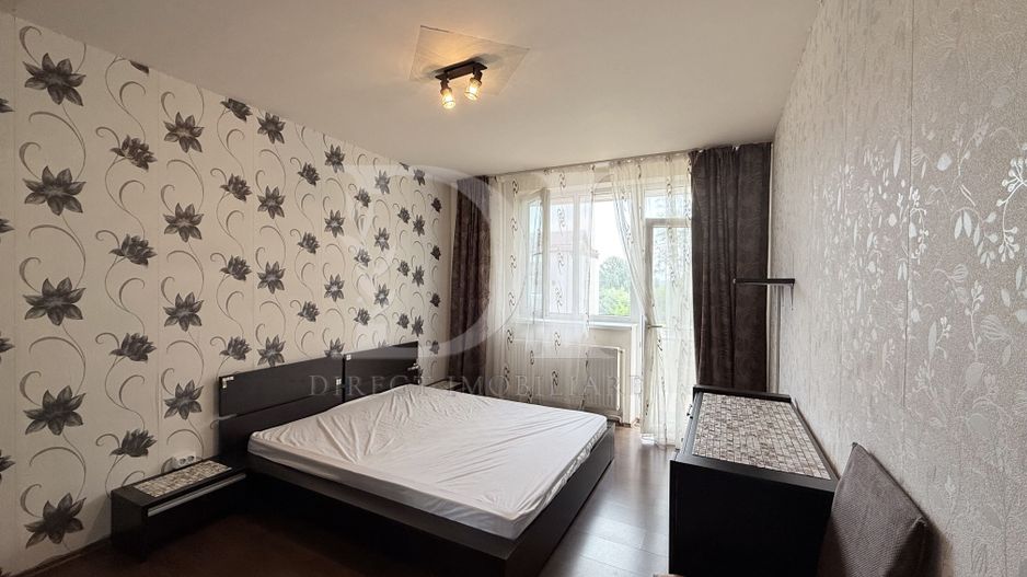 Apartament cu 3 camere decomandate / etaj intermediar - Poză 9