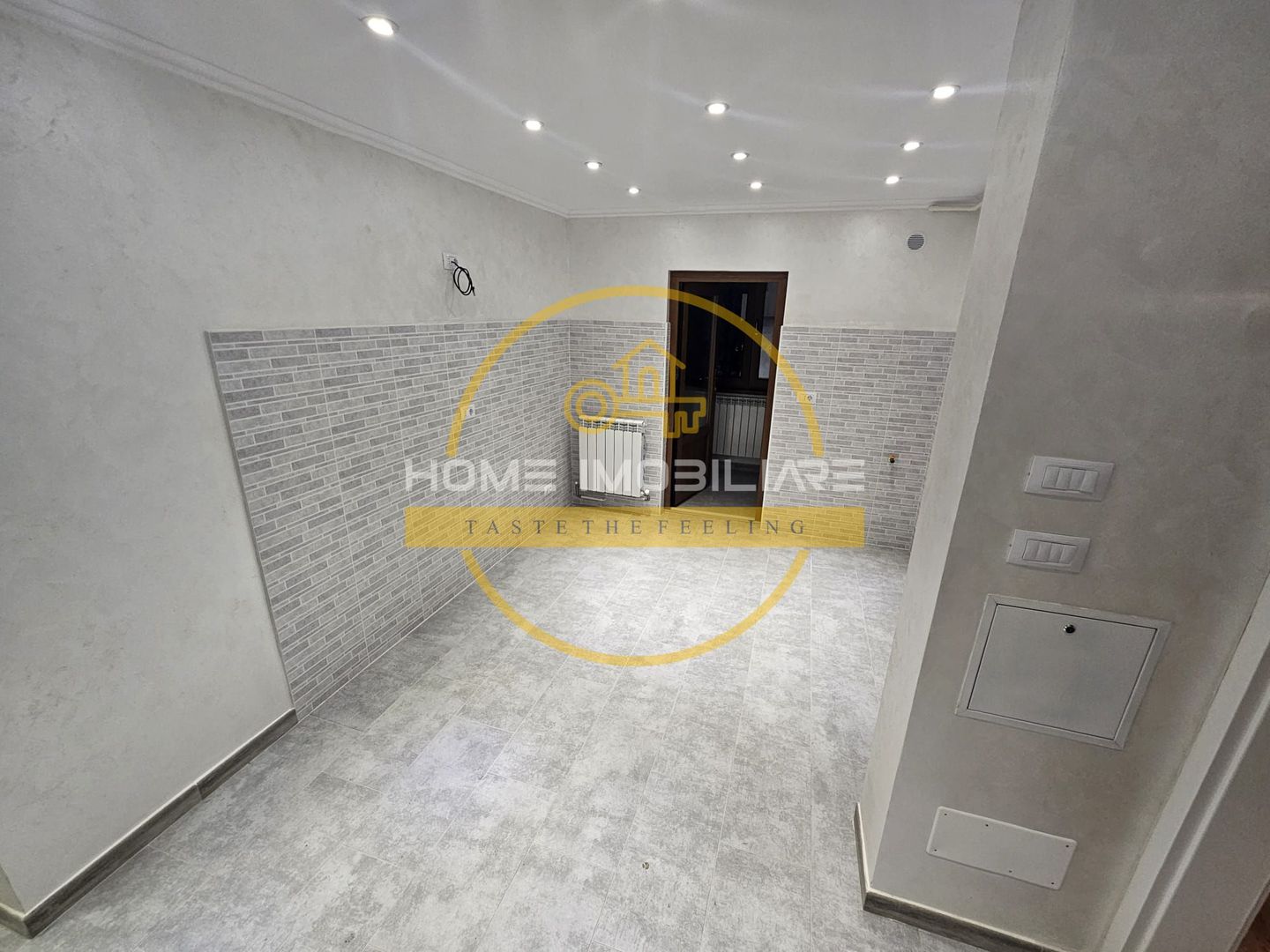 Etaj 2 Nicolina-Belvedere Apartament 2 Camere Decomandat Bloc 1984 Liber - Poză 2