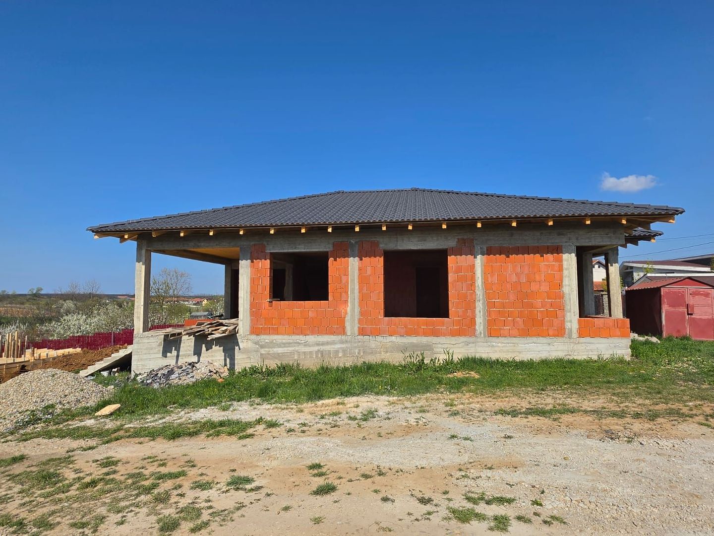 Casă la roșu în localitatea Cheriu - Poză 2