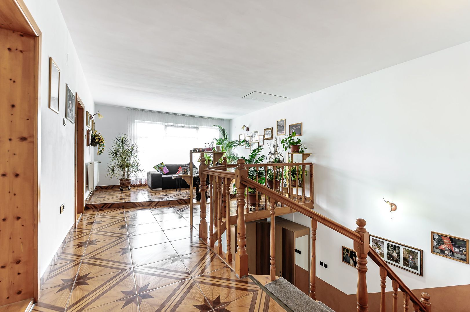 Casă mare cu două apartamente în Bujac - Poză 7