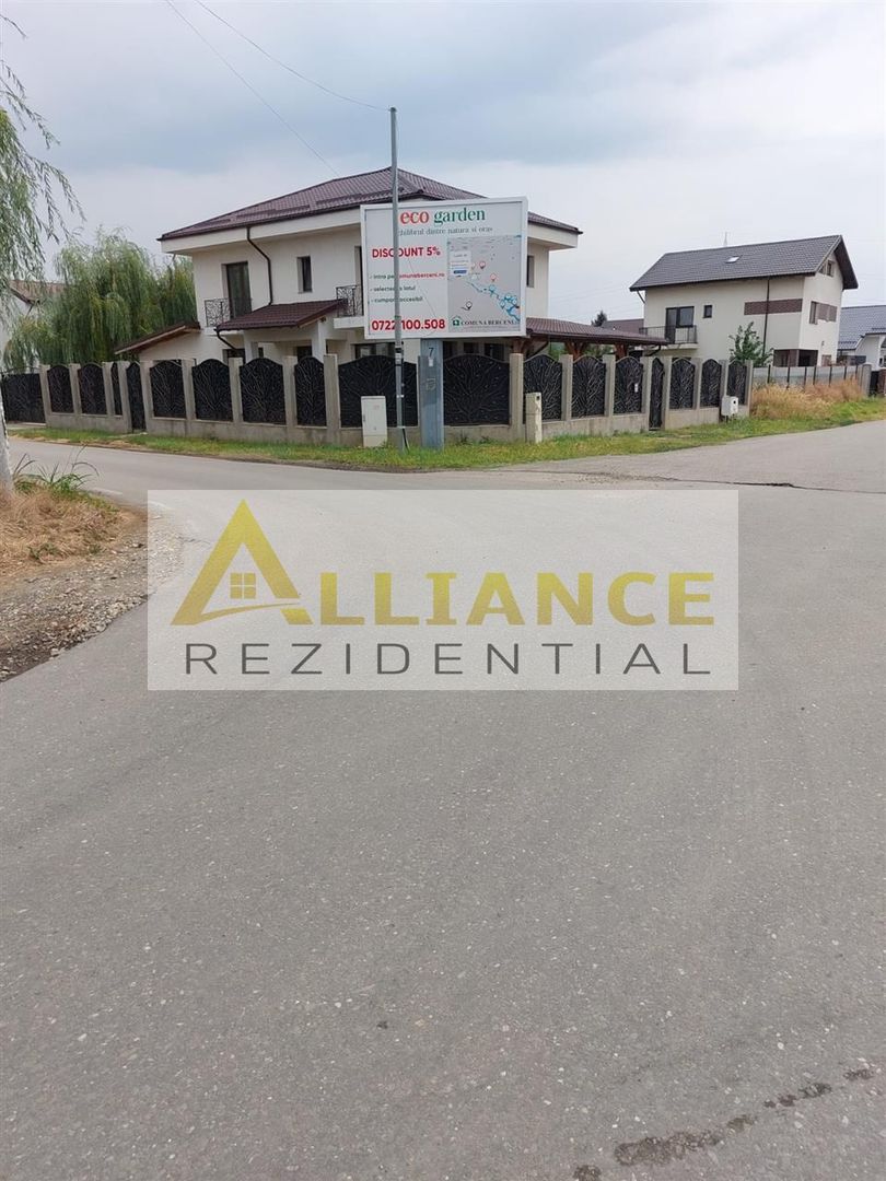 Teren 330 mpla 250-300 m de alte case.Zona in dezvoltare. - Poză 1