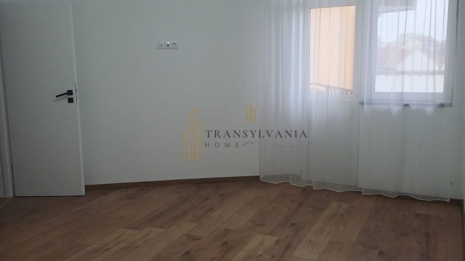 Apartament 2 camere, decomandat - Poză 4