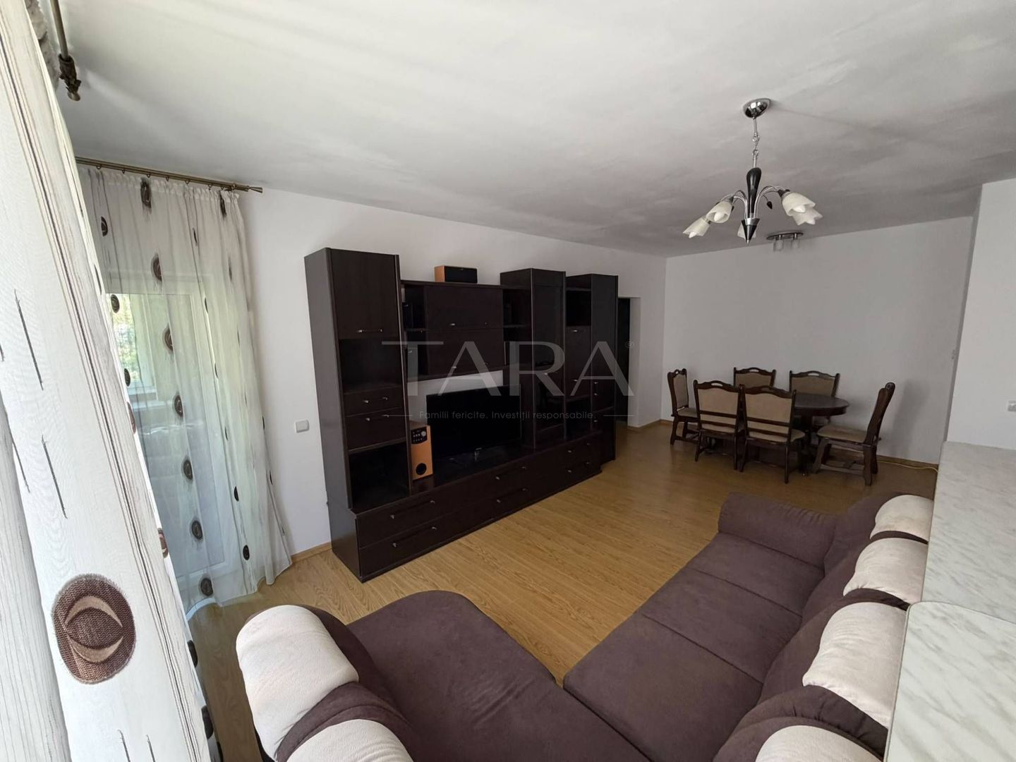 Apartament cu 2 camere, parcare inclusă, zona centrală Florești. - Poză 2