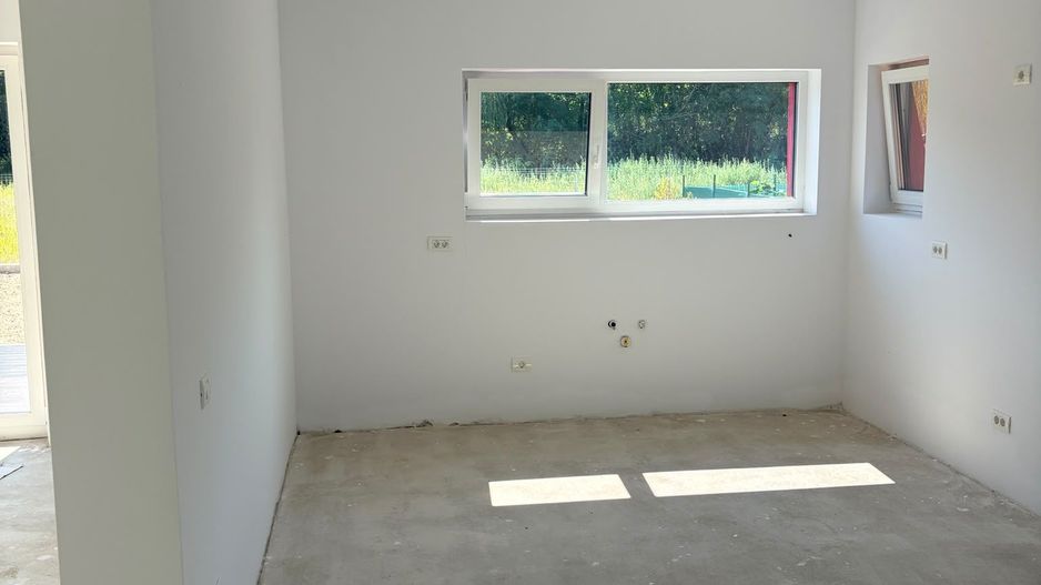 VILĂ CONTEMPORANĂ DE VÂNZARE – 450.000 €     COMISION% - Poză 11