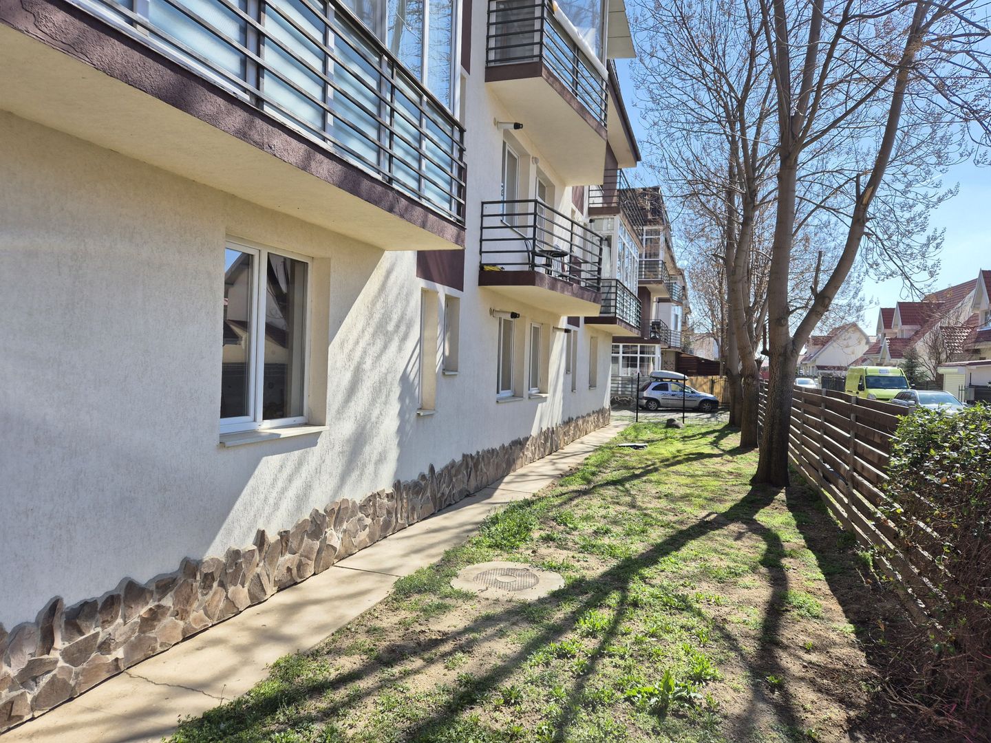 Spatiu comercial 109,54 mp + teren 222 mp + 2 locuri de parcare - Varteju - Poză 5