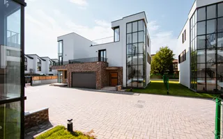 VILA SUPERBĂ CU 4 DORMITOAARE ȘI PISCINA LA INCHIRIERE - Poză 43