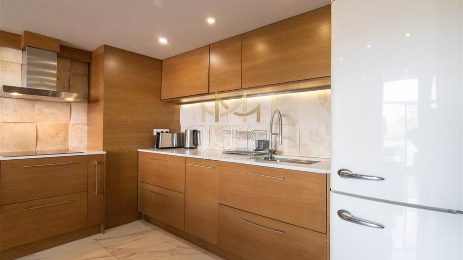 ?** Apartament superb pe doua niveluri Ultrafinisat Semicentral ** - Poză 7