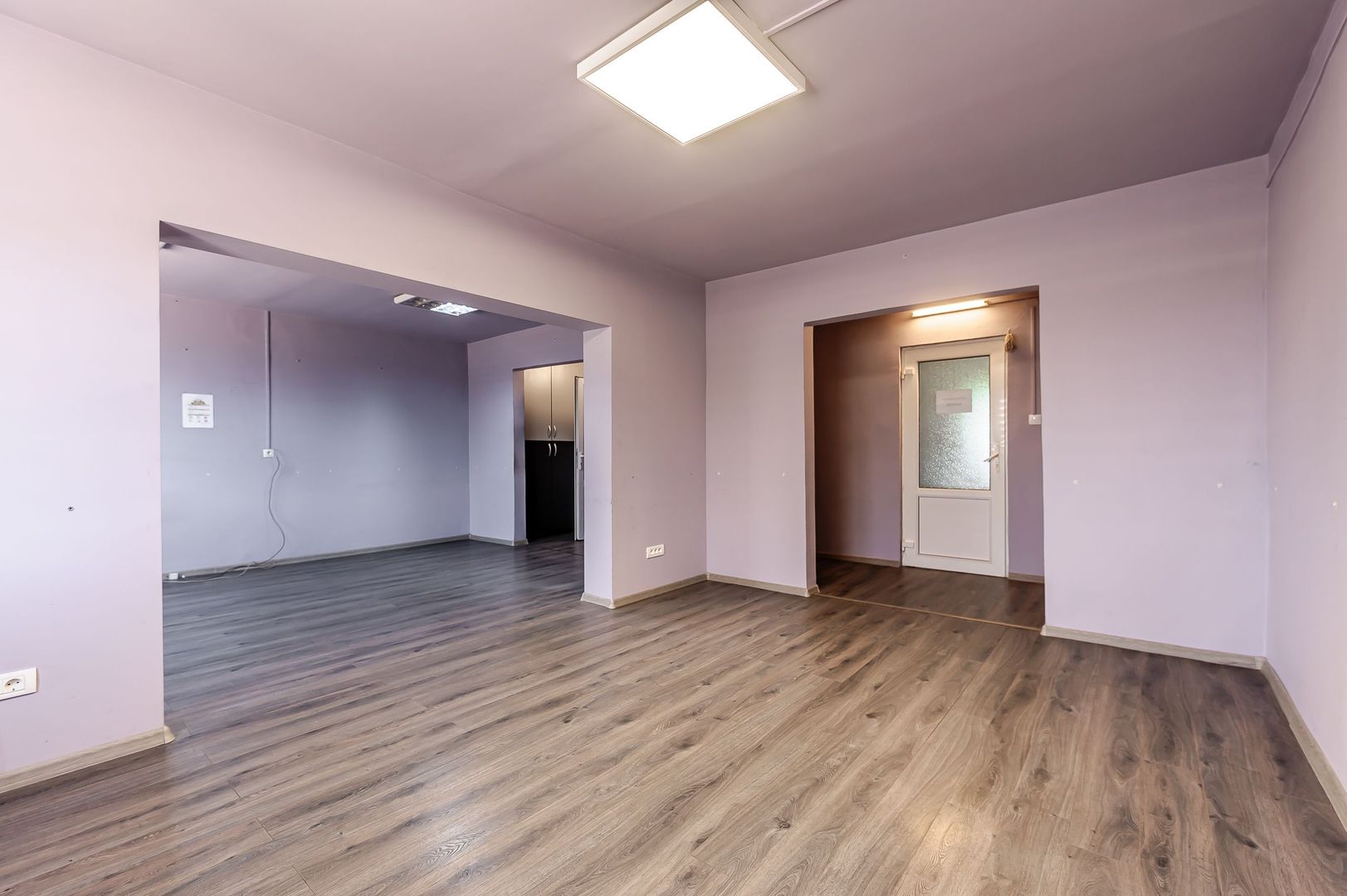 Birouri și platformă betonată cartier Micălaca - Poză 1