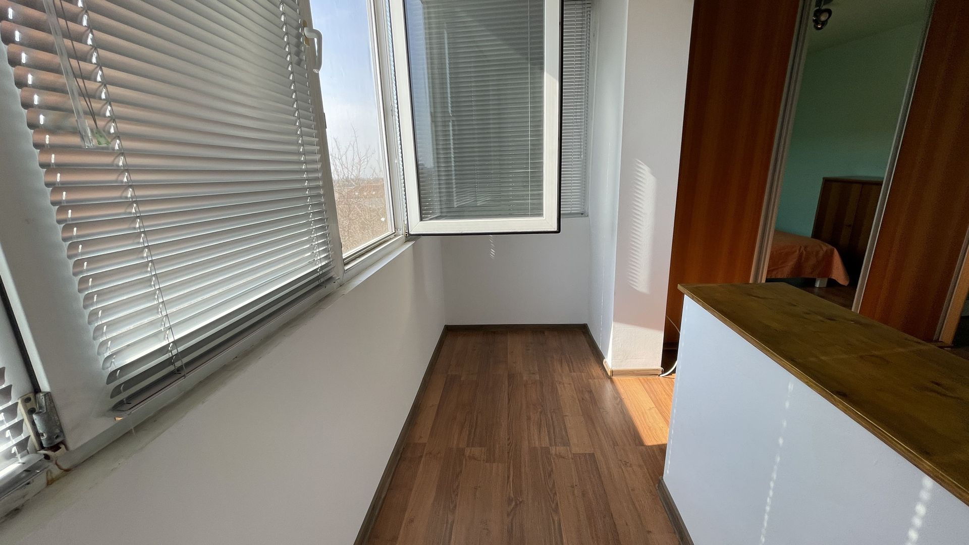 Apartament spațios cu două camere, etajul 4 cu acoperiș. - Poză 22