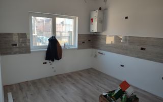 Sacalaz, 1/2 Duplex pe Etaj, 4 Camere,2 Bai,Terasa Acoperita - Poză 6