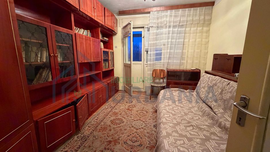 De vanzare apartament 3 camere Tatarasi - Poză 3