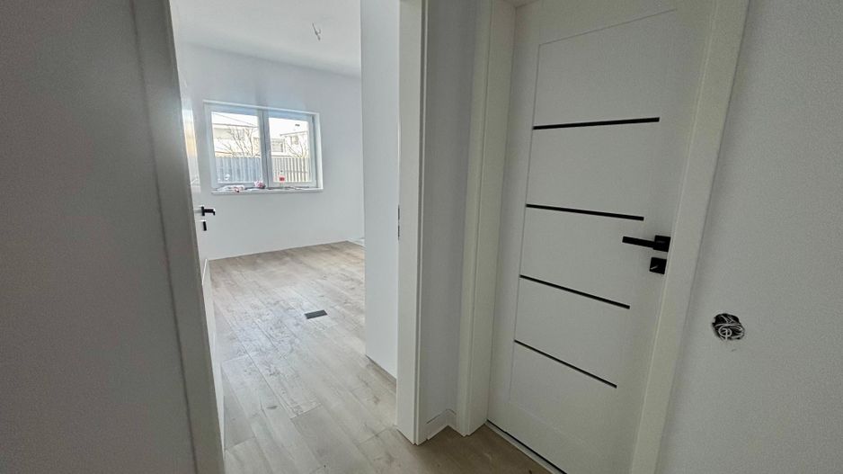 Apartament 2 camere cu bucatarie inchisa - Selimbar - Poză 1