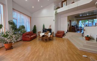 VILĂ SPAȚIOASĂ ÎN TĂTĂRAȘI | 450 MP | CURTE 400 MP - Poză 1
