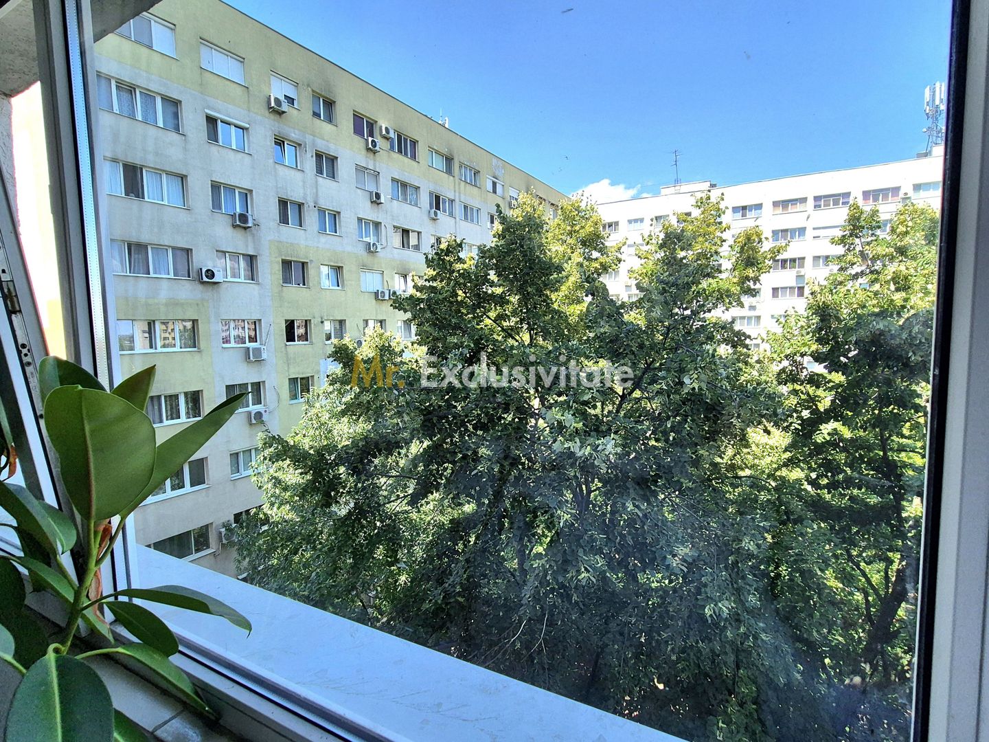 Apartament 3 camere - metrou 1 Dec. - Poză 3
