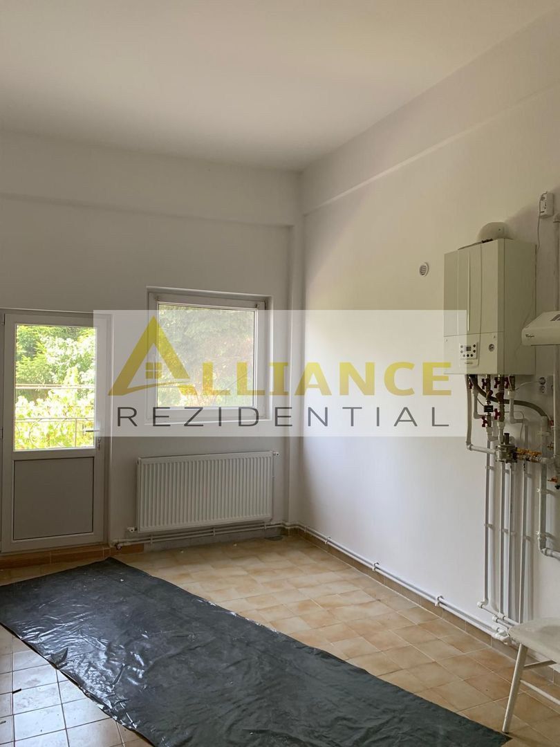 Catelu-Casa S+P+1+M - 14 Camere-1550 Teren - Poză 4