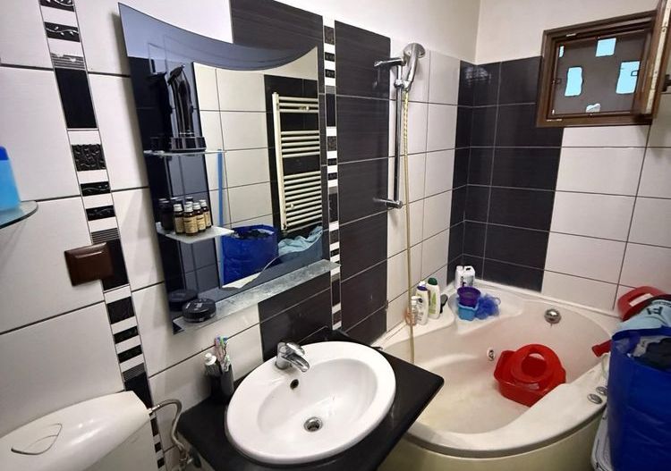 BRASADAS vinde ap 2 cam etaj 4/4 in Micro 15. - Poză 7