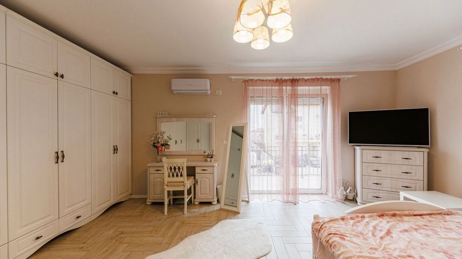 Apartament elegant I Grădina privata si parcare privată I Dumbrăvița - Poză 4
