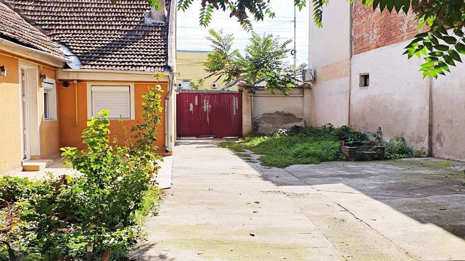 Casa de vanzare Ultracentral in zona Decebal, Oradea - Poză 1