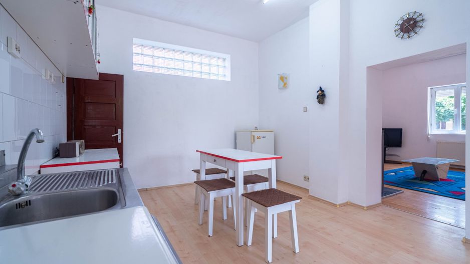 Casa 5 camere - teren 688 mp - Parneava - COMISION 0 - Poză 5