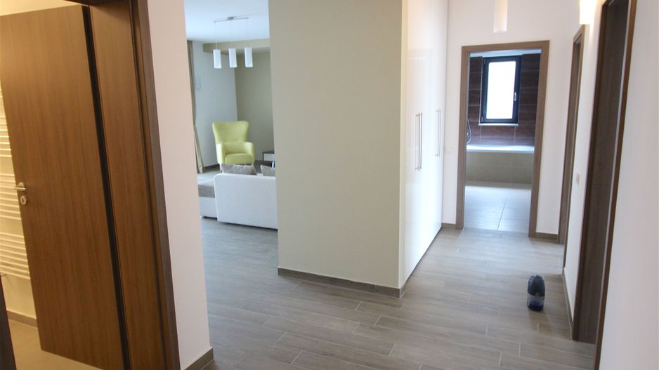 Apartament cu 3 camere de închiriat în zona Nord - Poză 17