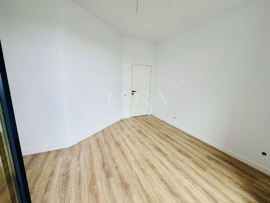 Apartament 2 camere finisat cu terasa si parcare subterana. - Poză 2