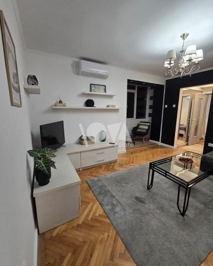 De vânzare: apartament 2 camere- Piata Romana lângă Metrou - Poză 1