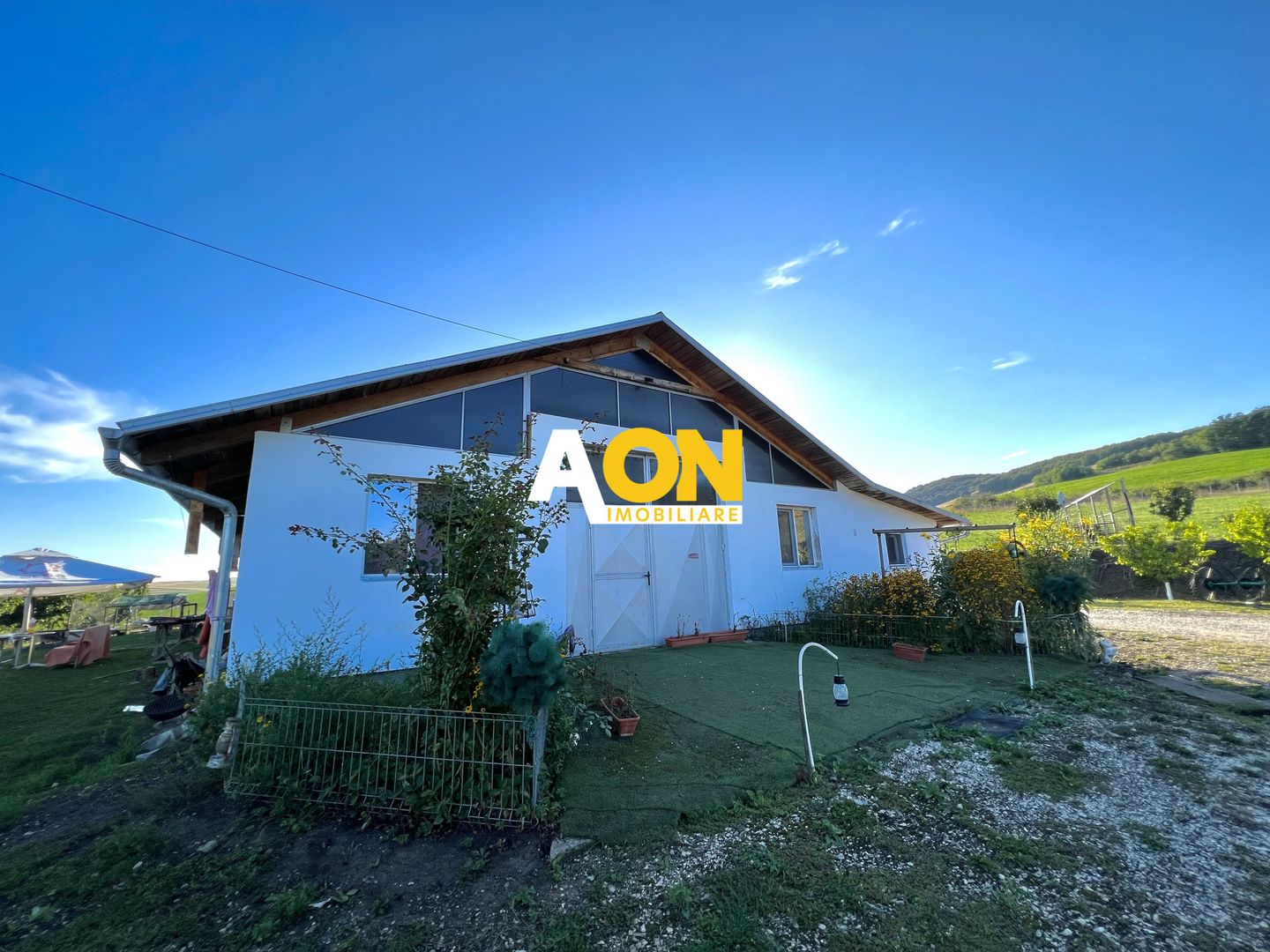 Ferma de vanzare cu 550MP utili si 27.500MP teren la asfalt - Poză 3