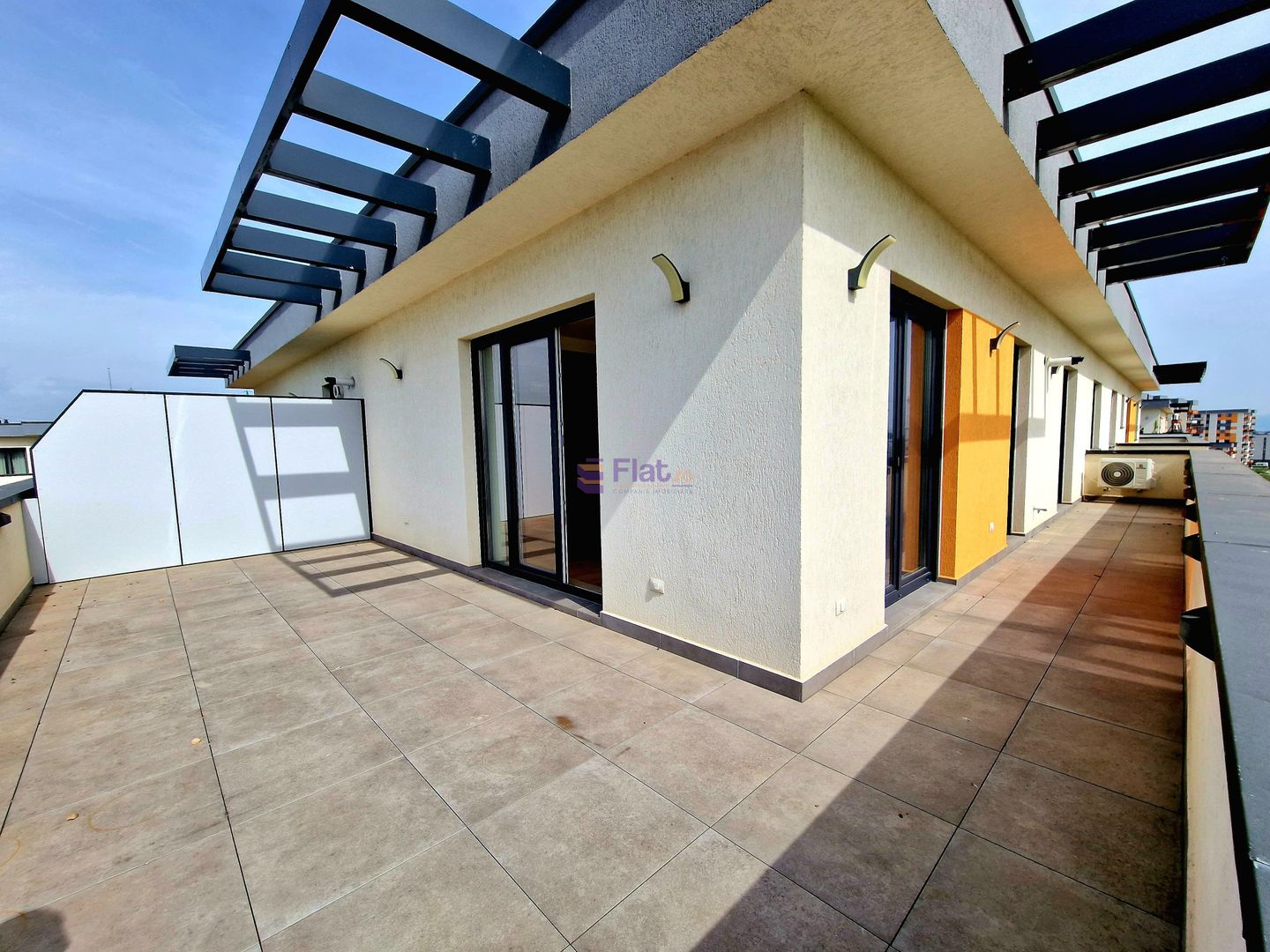 Comision 0 Penthouse 3 Camere 104 mp.  Terasa 43 mp. Tractorul - Poză 5