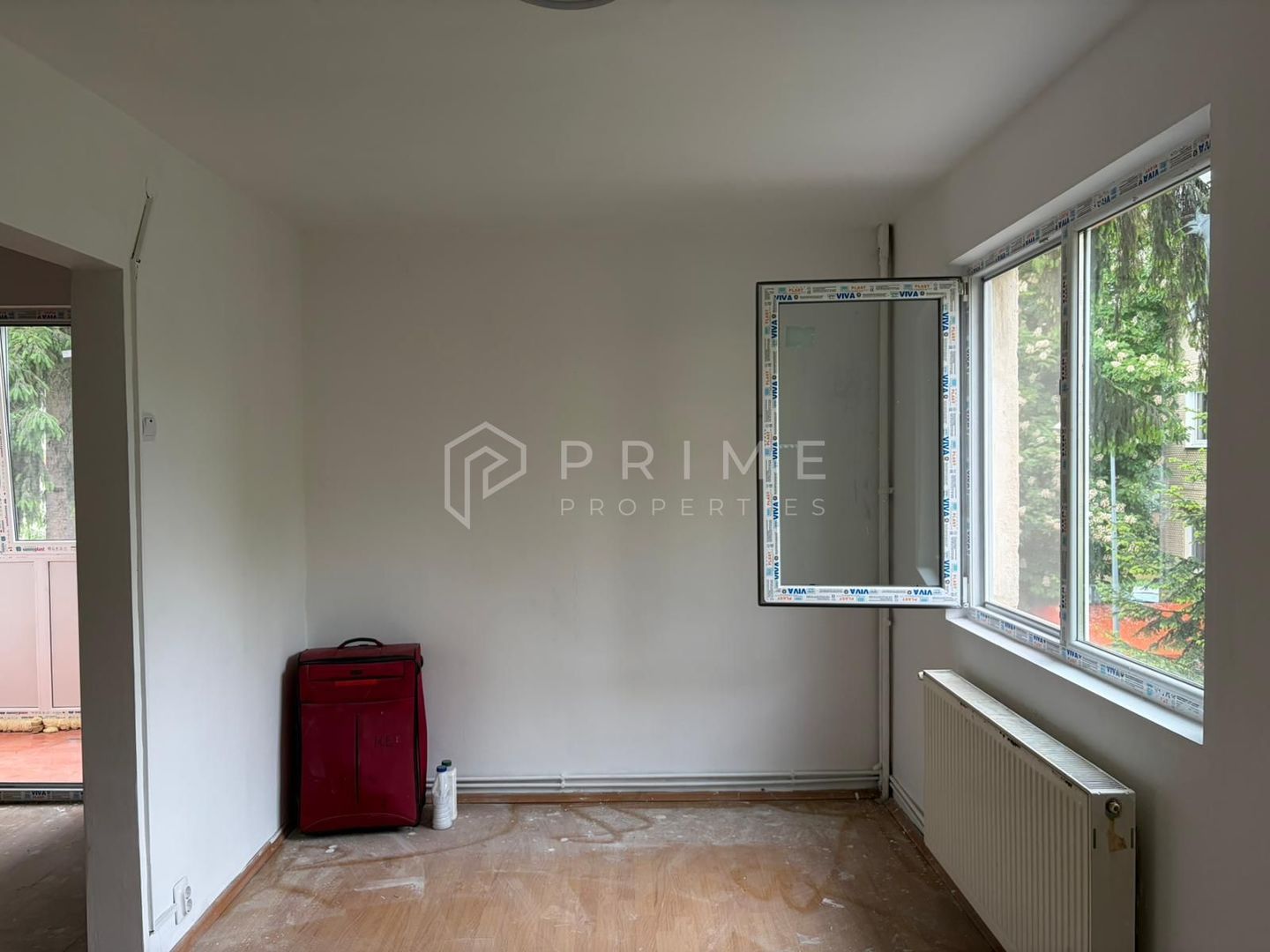 Apartament cu 3 camere, etaj 2 – Zona Dâmbul Pietros - Poză 6