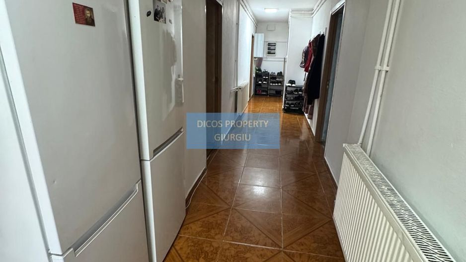 Casă P+M pe strada Tineretului - Poză 7