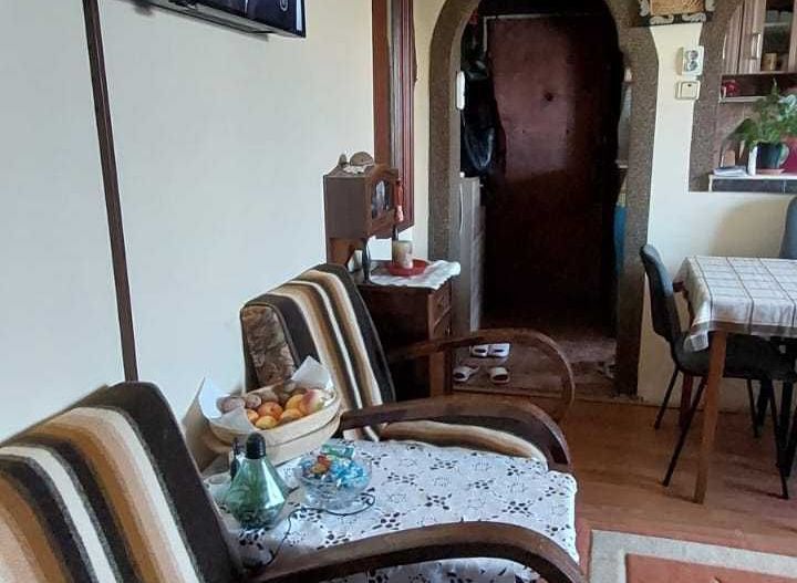 BRASADAS vinde URGENT ap 2 cam etaj 4/4 pe Aleea Prahovei. - Poză 2