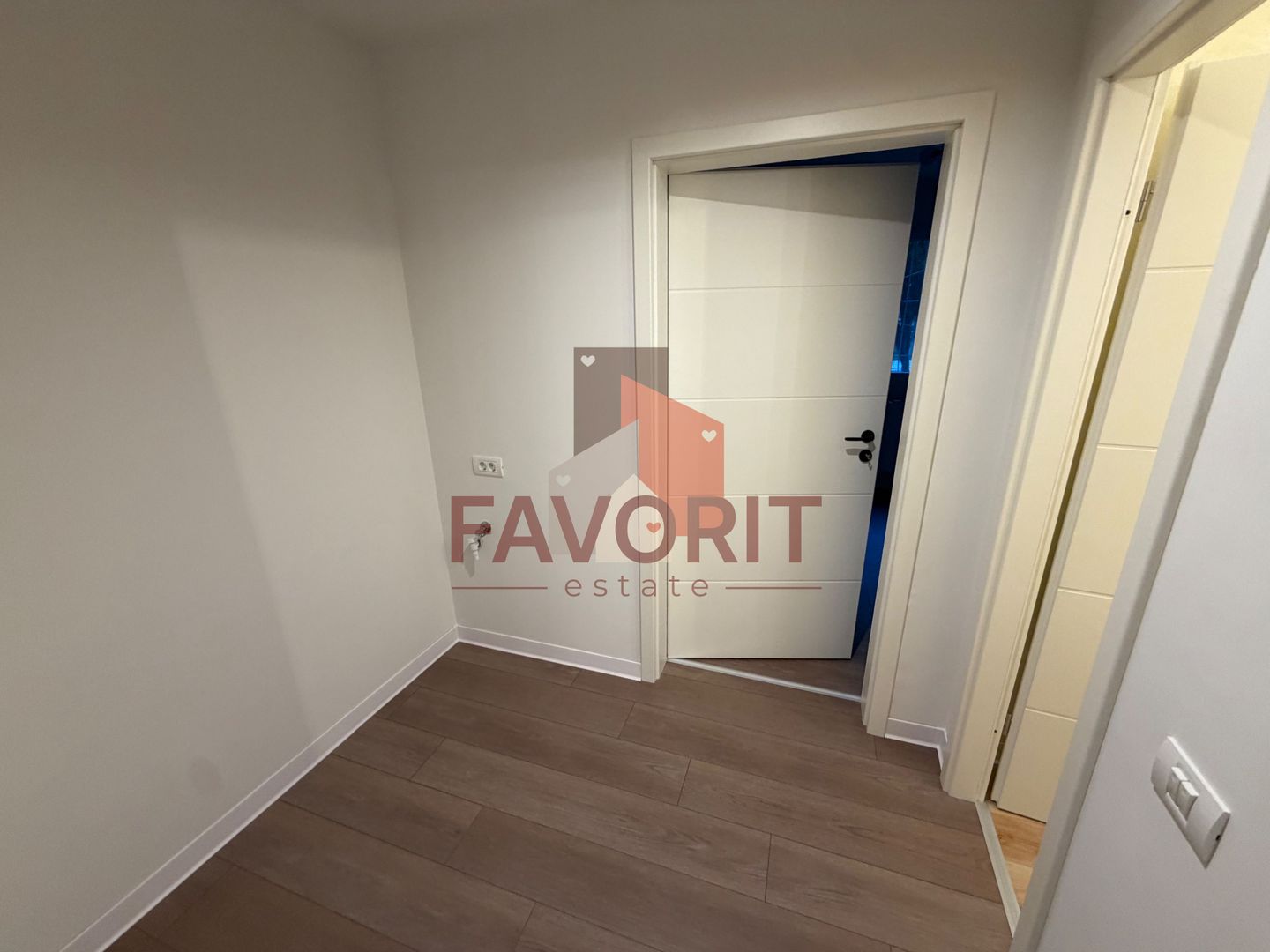 Disponibil imediat. Centrala proprie. Renovat integral - Poză 13