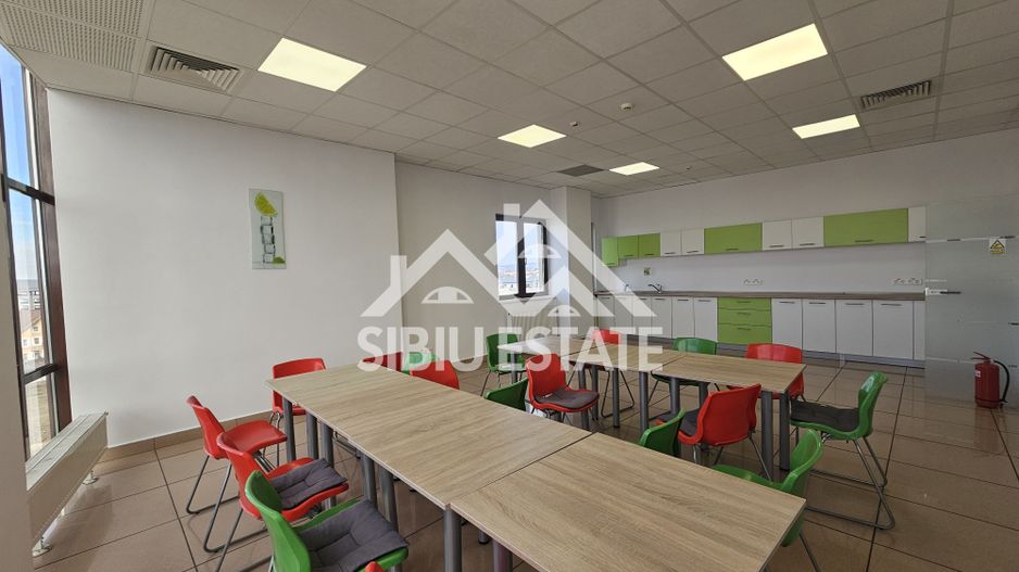 Spatiu de birouri de inchriat locatie centrala si vizibilitate buna - Poză 25