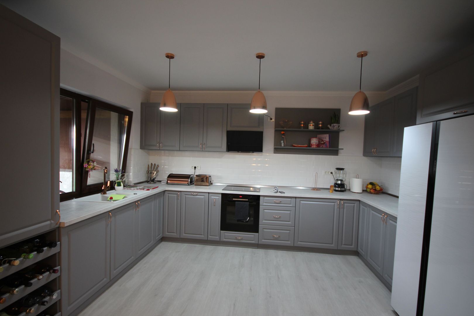 Modern si primitor - Poză 62