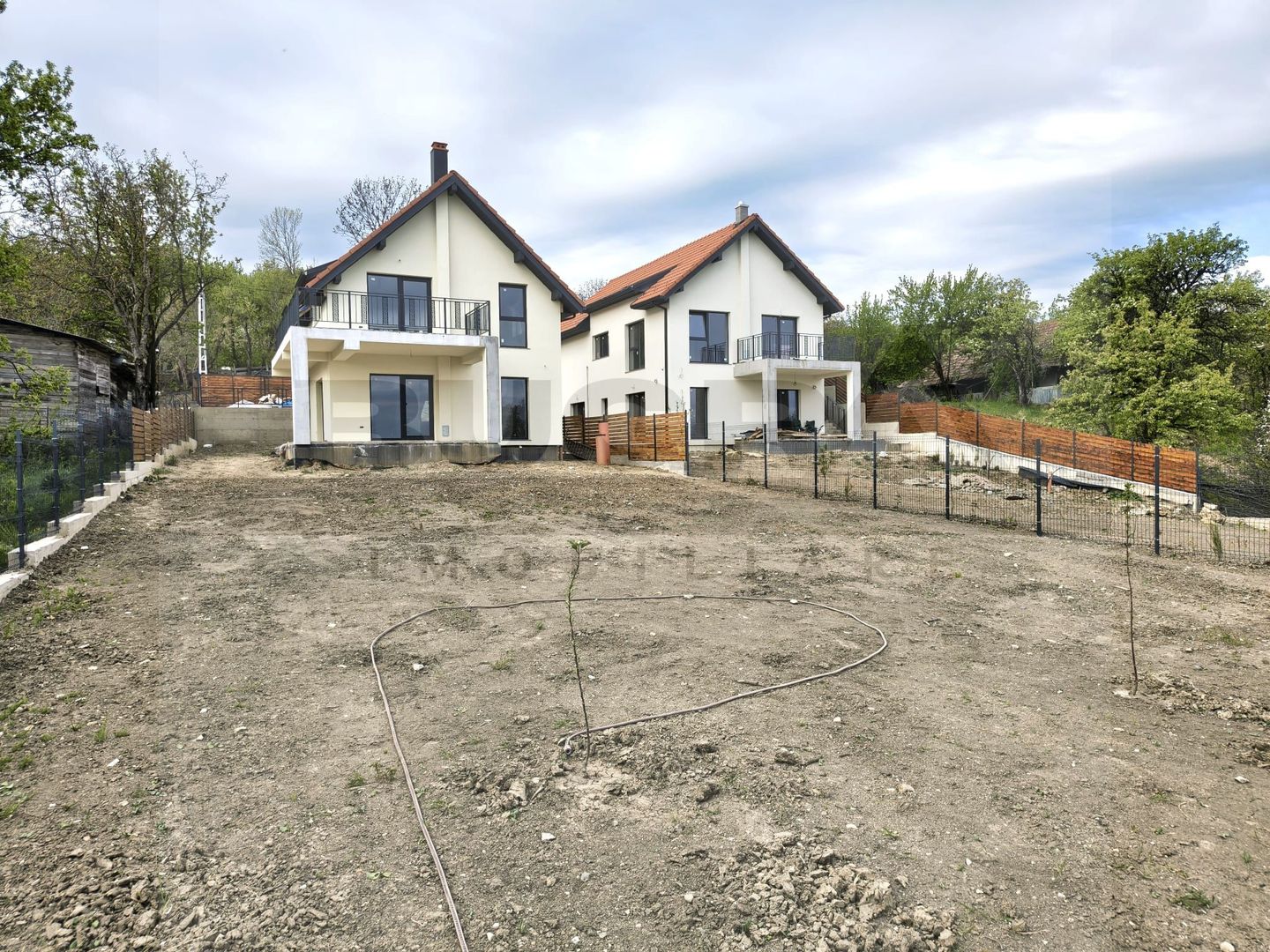 Casă modernă de vânzare – Gheorghieni | Priveliste panoramica - Poză 2