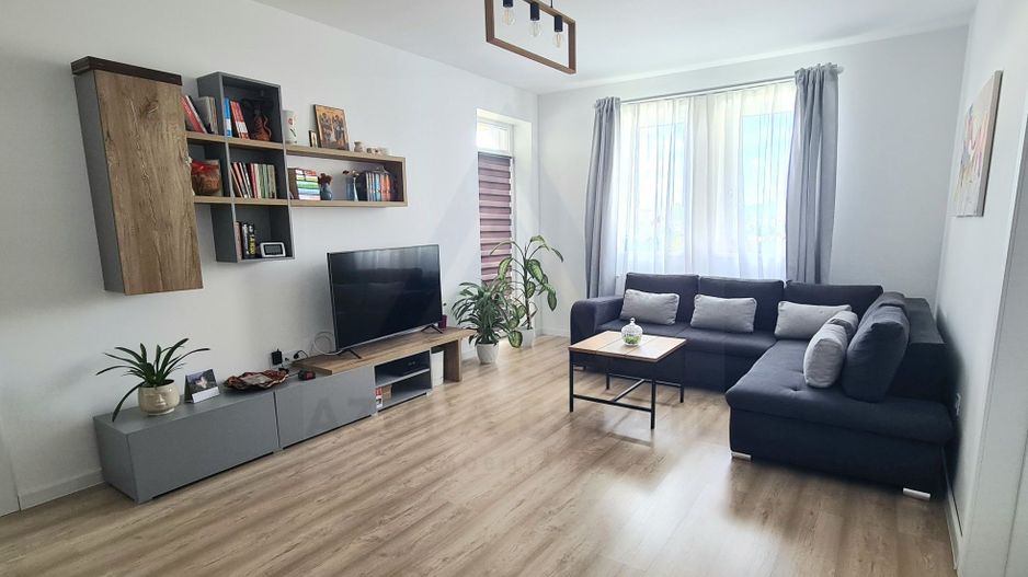 Apartament modern 57 mp utili 2 balcoane loc de parcare zona Lazaret - Poză 1