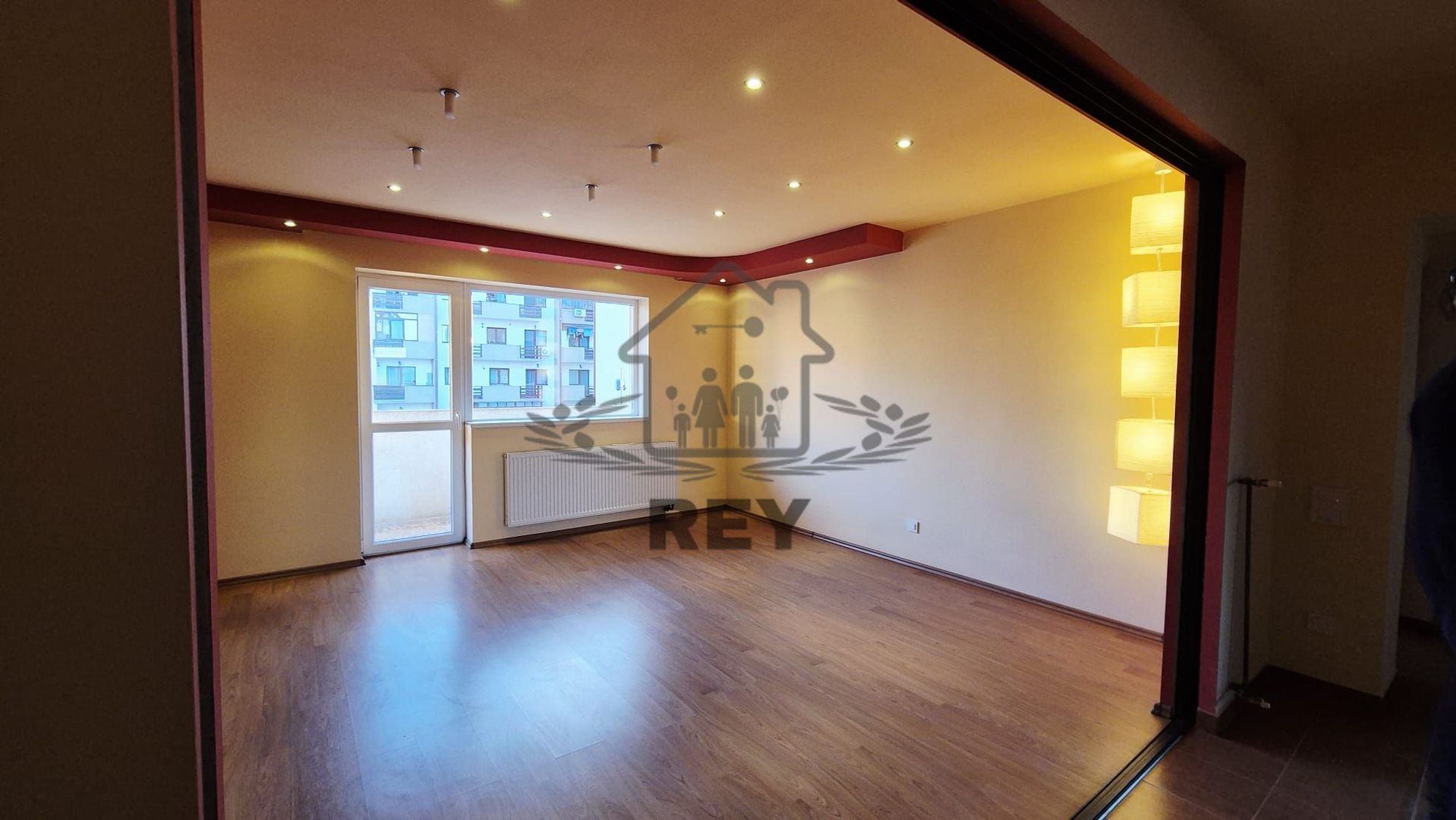 Apartament de vânzare 89mpu, 3 camere zona Turnisor/Kogalniceanu - Poză 1