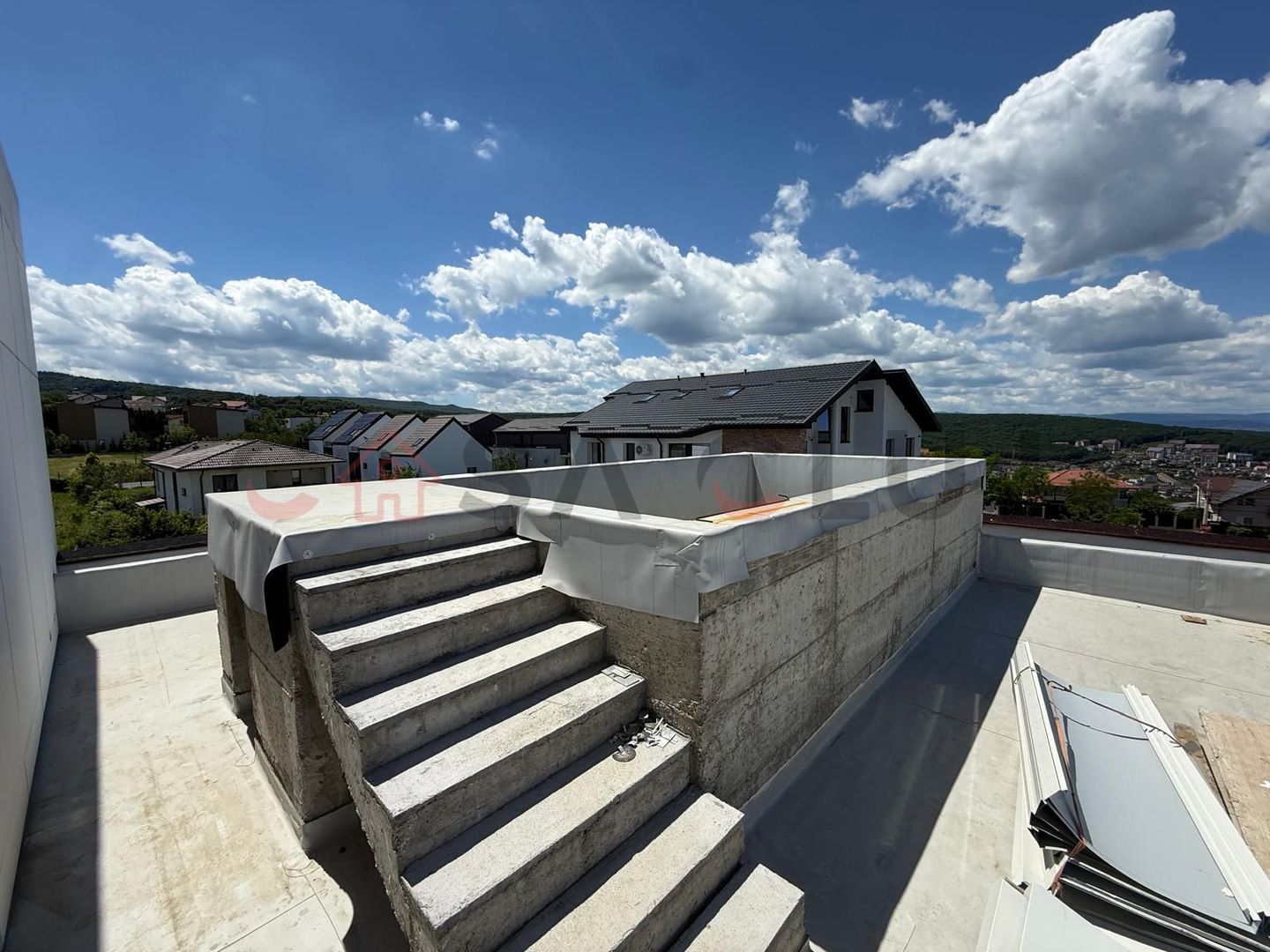 View panoramic , 3 camere +birou/dressing , parcare, Europa - Poză 8