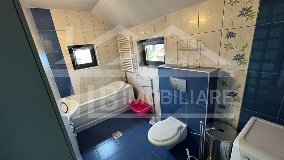 Casa cu 4 camere, 230mp, garaj, Zona Corunca - Poză 13