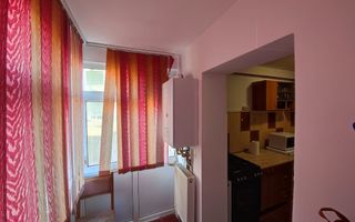 # - Apartament cu o cameră - 5 minute de Podu Roș - Poză 3