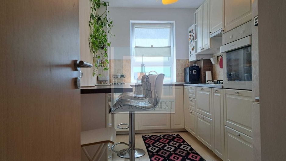Apartament 3 camere + loc de parcare - zona Tractorul/Nicolae Labis - Poză 4