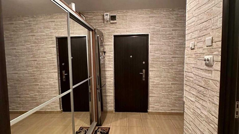 Garsonieră 38 mp, parter, balcon închis, boxă, metrou 2 min - Poză 1