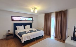 Vila spațioasă și recent renovată în Ghiroda! - Poză 63