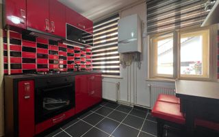 Garsonieră de închiriat – la 2 minute de centru cu curte - Poză 3