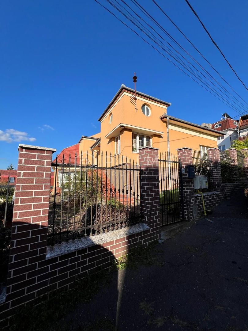 Casă de vânzare | Zonă exclusivistă – Târgu Mureș, Cornișa - Poză 1