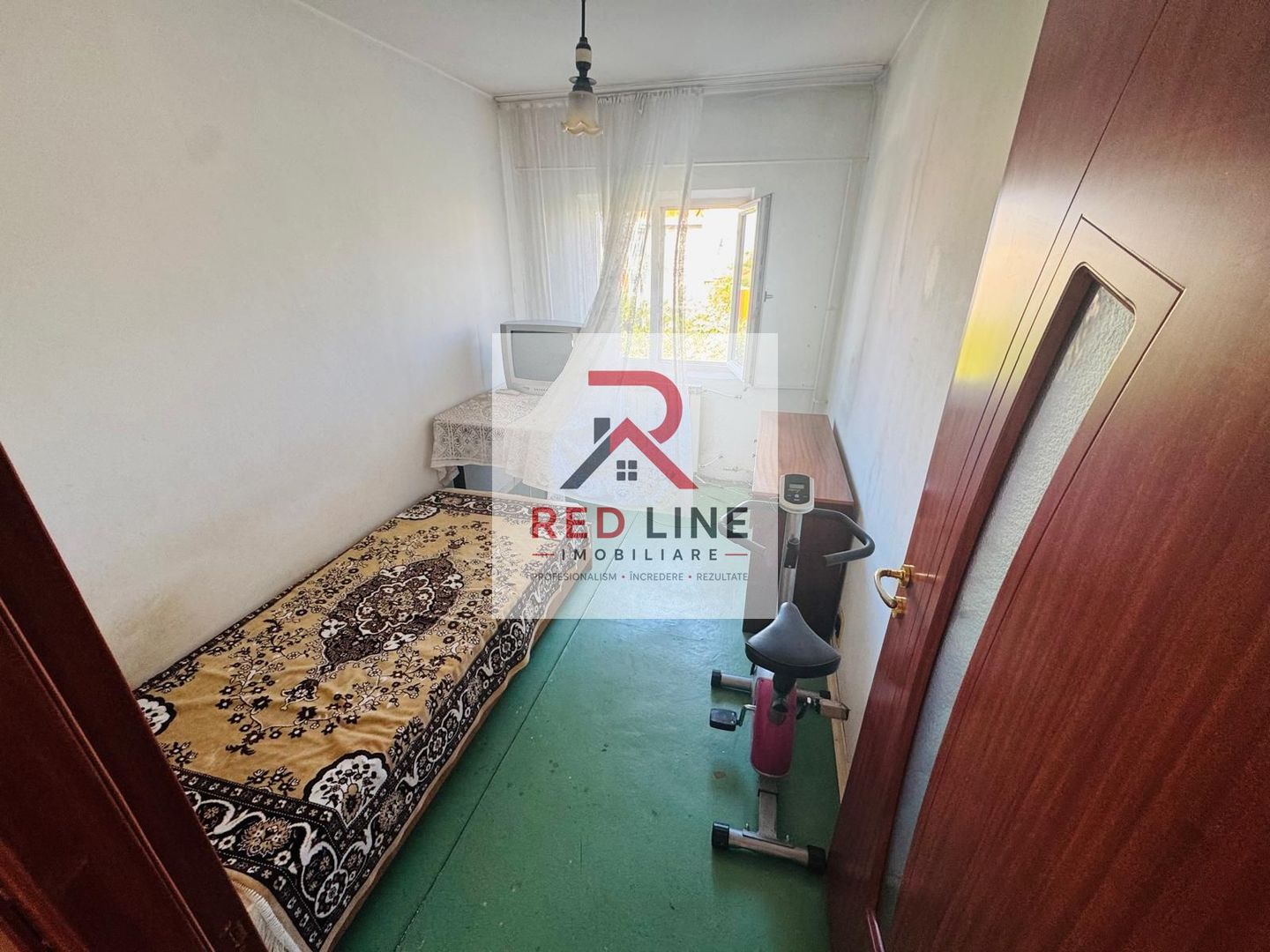 Apartament 3 camere, decomandat,etaj 4 (zona centrala Hotel Traian) - Poză 10