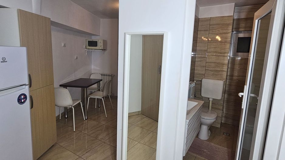 Închiriez apartament 2 camere, Unirii,centrală bloc, metrou 1 min, pet - Poză 8