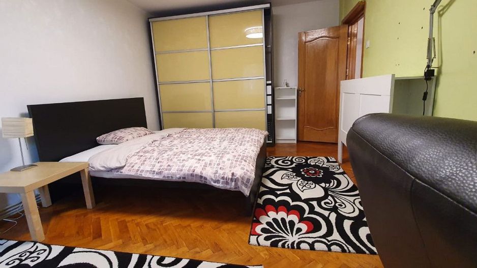 Inchiriere apartament spatios, Centru - Eremia - Poză 18