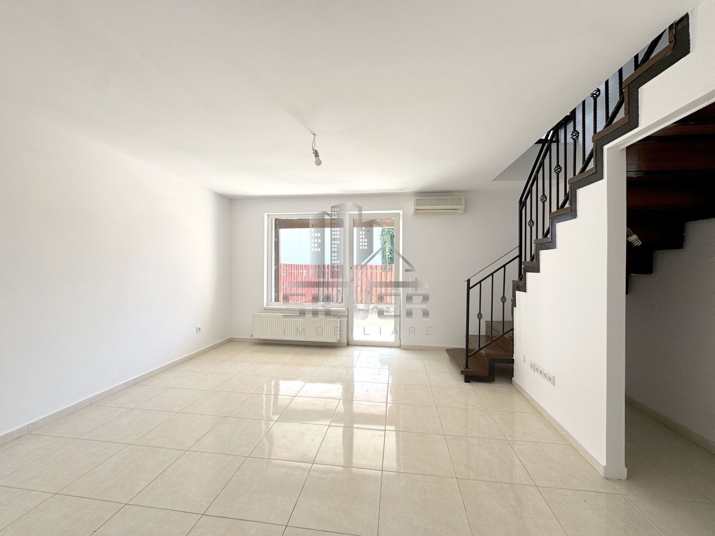 Casa intr-un imobil cu 4 unitati locative/80 mp/zona Somesului. - Poză 2